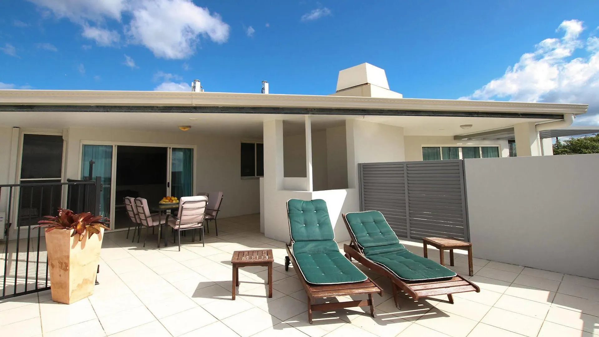 Caloundra Central Apartment Hotel Official