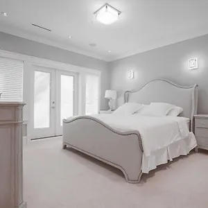 Homestay Elite Close To Ubc