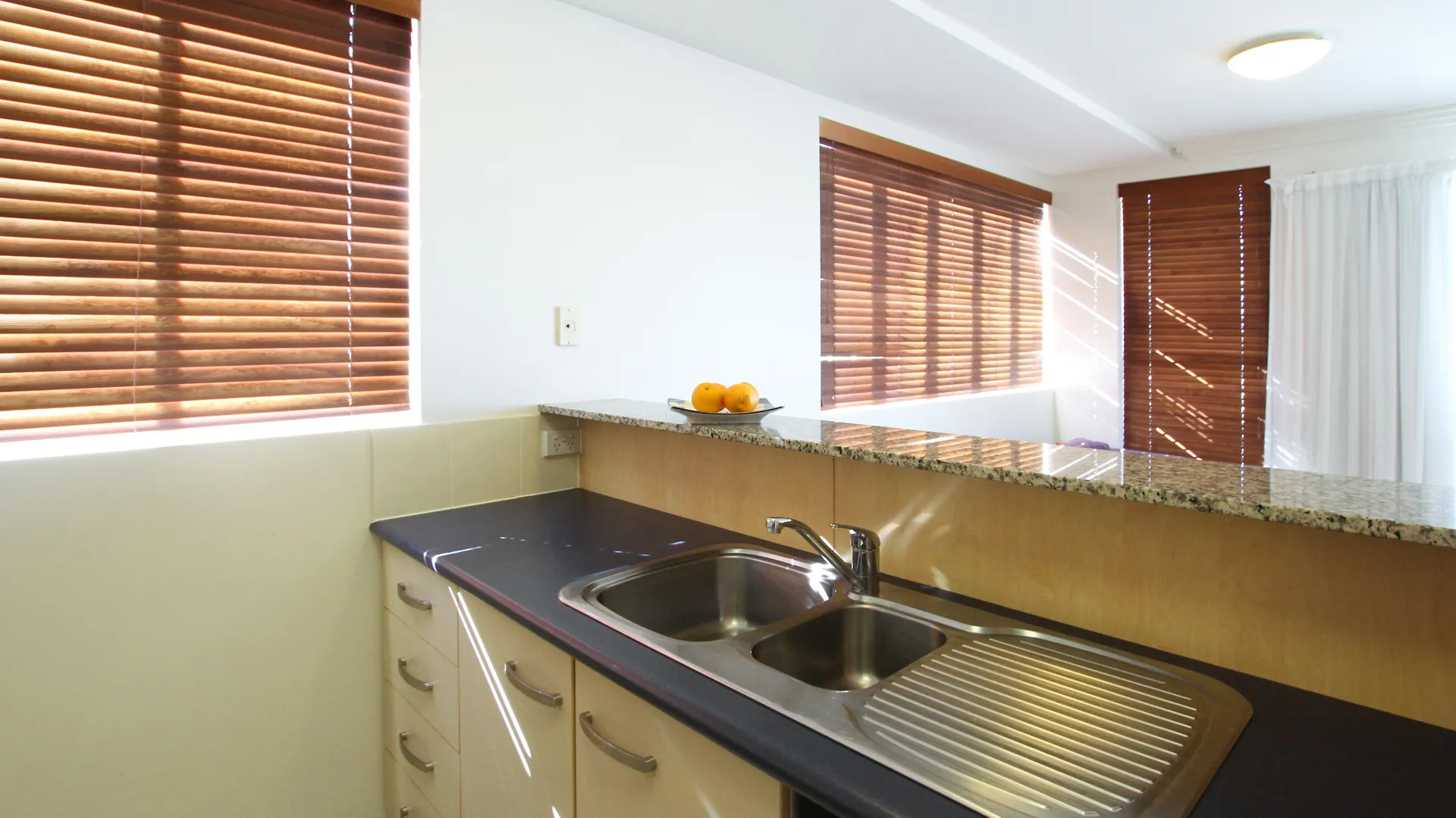 Caloundra Central Apartment Hotel Official Aparthotel