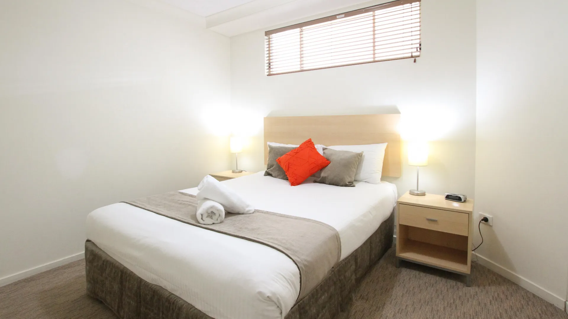 Caloundra Central Apartment Hotel Official 4*,  Australia