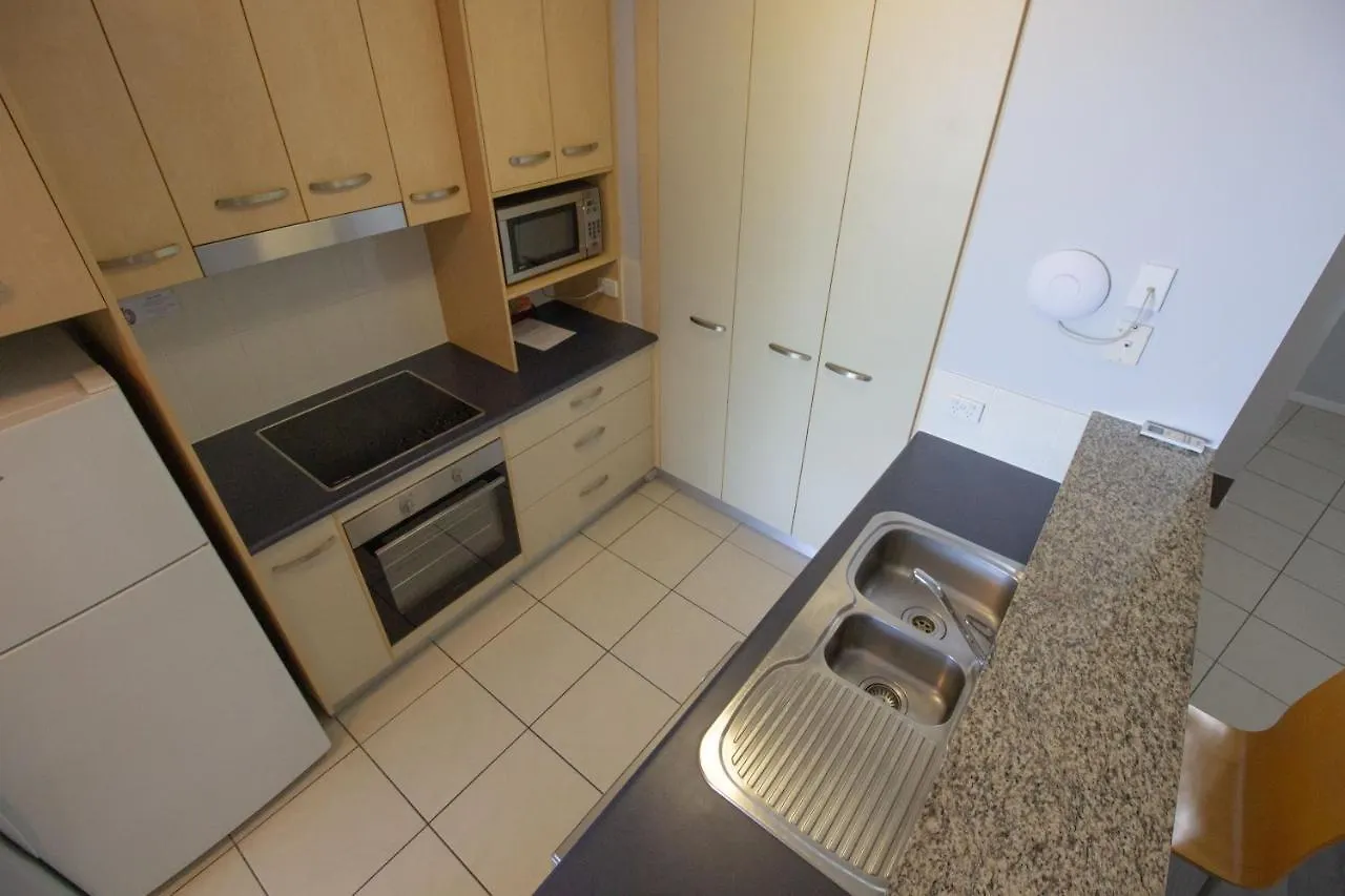 Caloundra Central Apartment Hotel Official 4*,