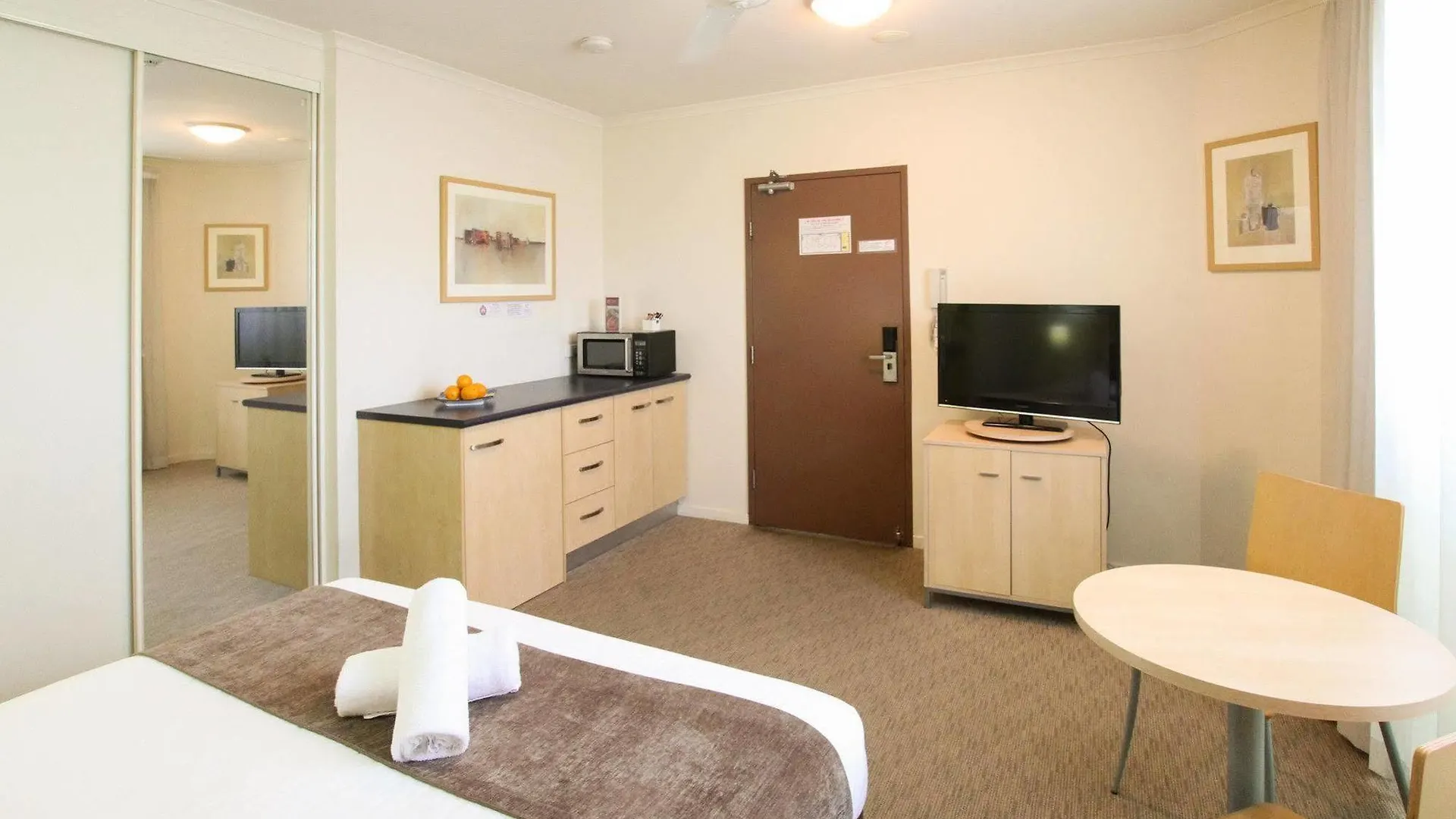 **** Aparthotel Caloundra Central Apartment Hotel Official Australia